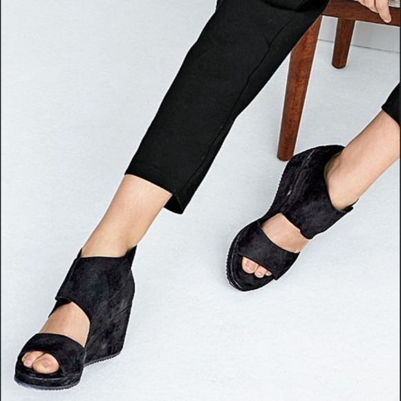 Eileen Fisher Darla Black Wedge - Picture 1 of 12